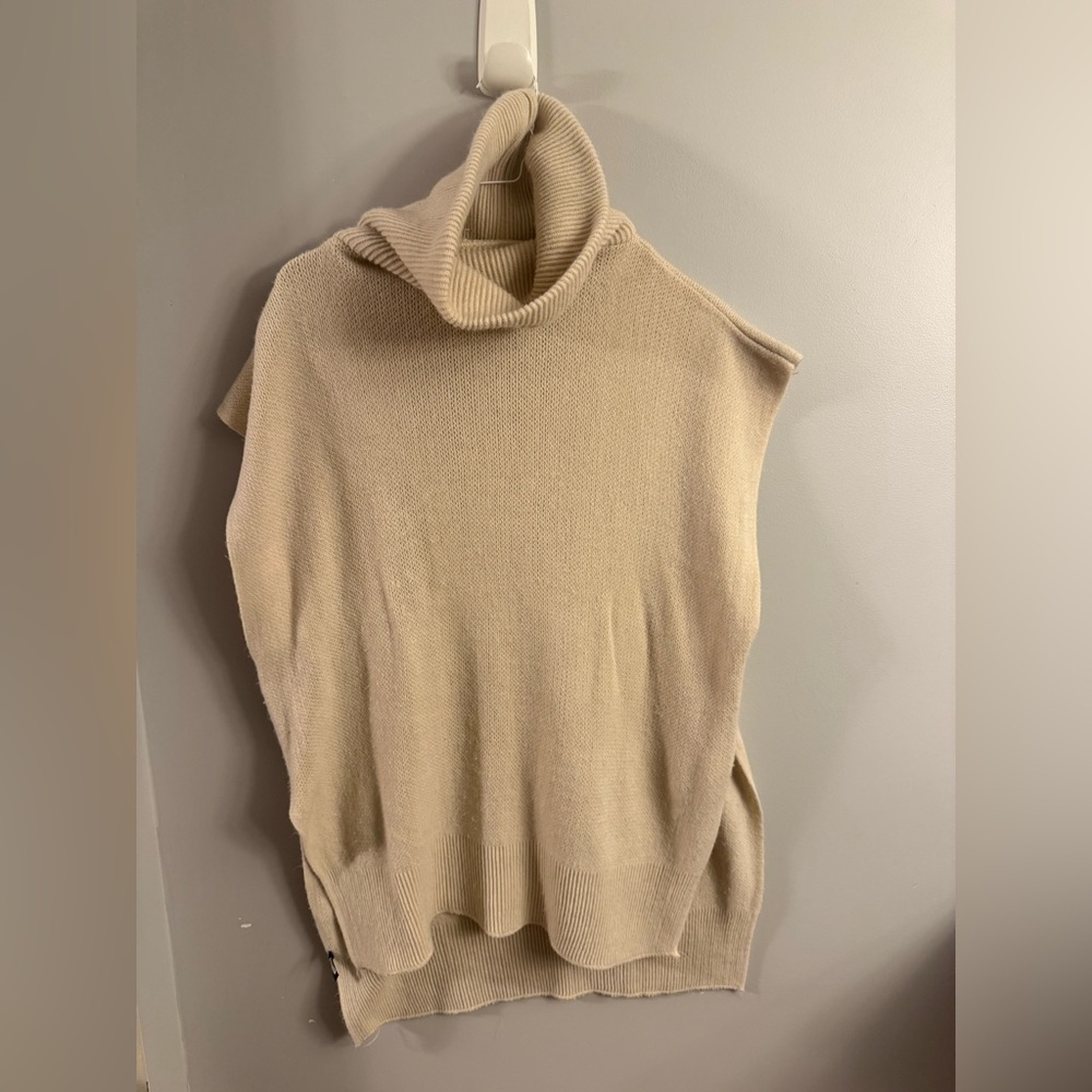 LOOK Sleeveless Turtleneck Sweater Vest – Cream | One Size / Oversized